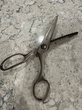 Vintage 1950s Kleencut Brand Pinking Shears